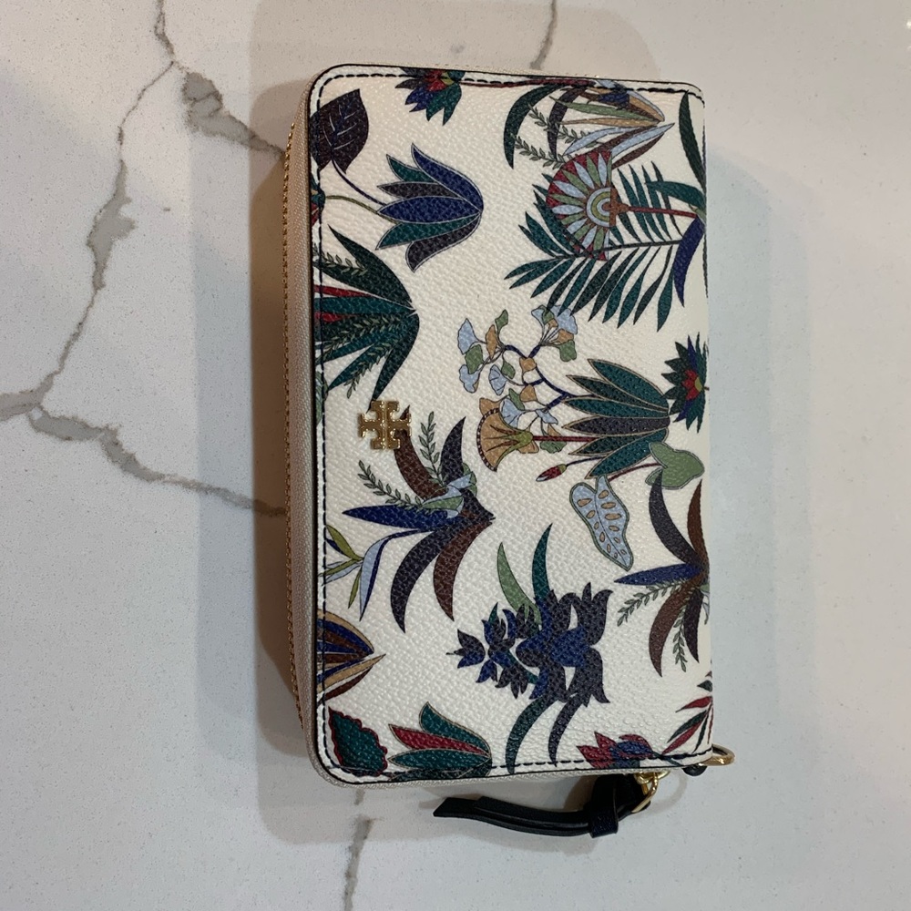 Tory Burch floral wallet 6.5 x 4inch zipper wallet